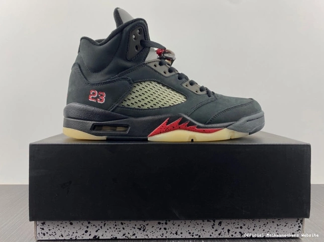 Official Maikesneakers DR0092-001 Gore-Tex Off Noir Air Jordan 5 0724